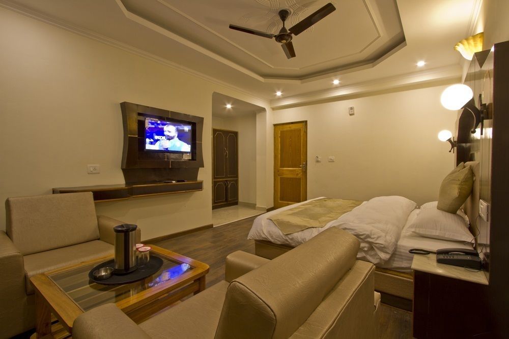 The Paramount Inn Manali  Exterior photo