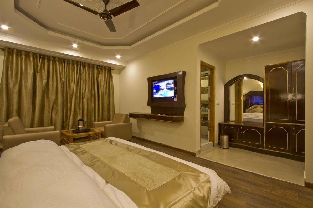 The Paramount Inn Manali  Exterior photo