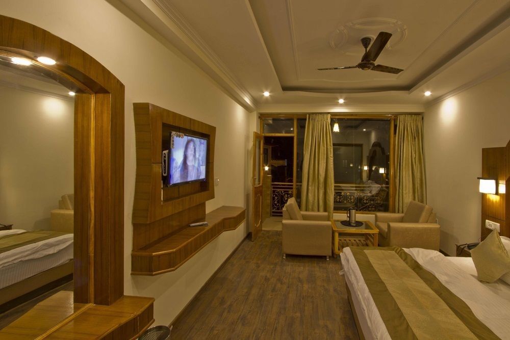 The Paramount Inn Manali  Exterior photo