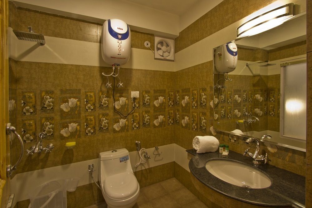 The Paramount Inn Manali  Exterior photo