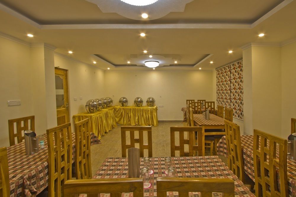 The Paramount Inn Manali  Exterior photo