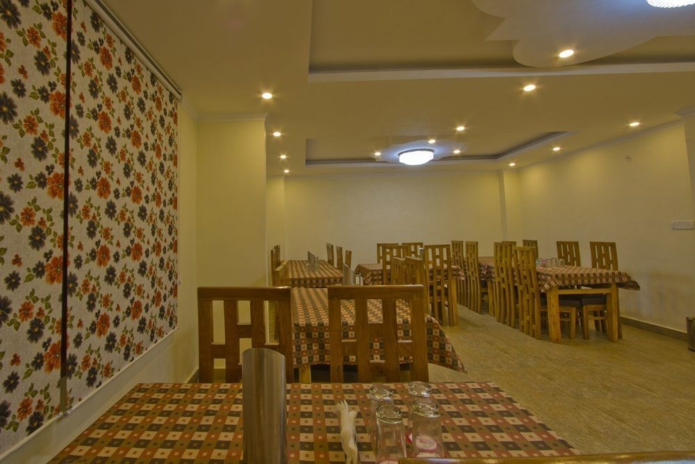 The Paramount Inn Manali  Exterior photo